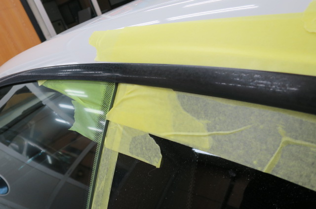 BMW　ガラスコーティング　雨染み除去　モール磨き　大阪　東大阪