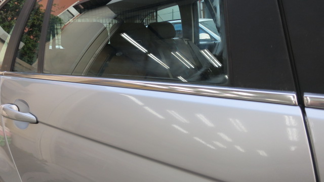 ガラスコーティング　クリスタルコーティング　カーコーティング　ベンツ　アウディ　BMW　モール磨き　大阪　東大阪　カービューティ・マジック