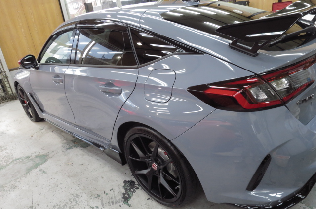 フィルム　ボディコーティング　コーティング　ガラスコーティング　カーコーティング　カーフィルム　遮熱フィルム　シルフィード　大阪　東大阪